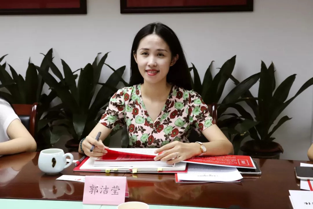 总会常务副会长兼秘书长郭洁莹,专职副秘书长赵俊欣,吕良薇热情接待.