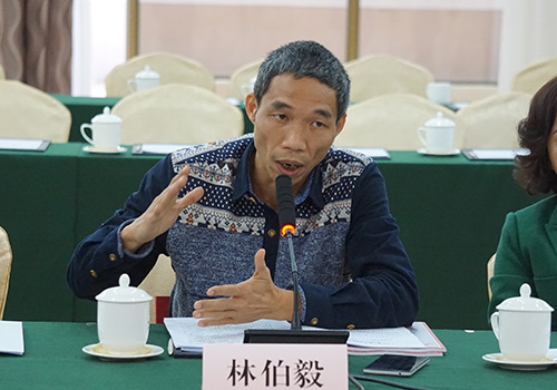 湛江市民政局副局长陆明贤介绍了湛江市民政局近年的工作情况和先进